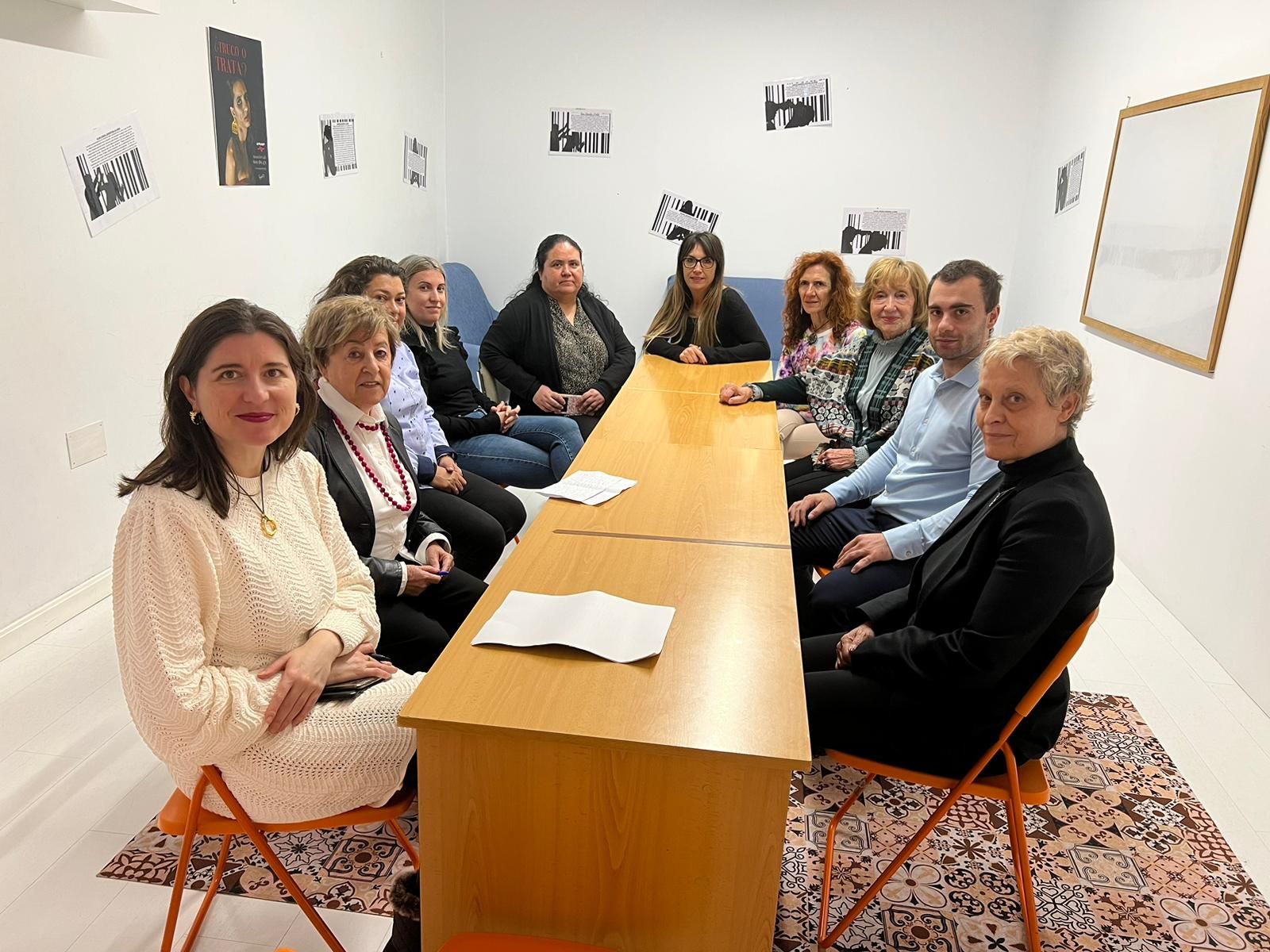 Visita Miryam Rodríguez a la nueva sede de APRAMP en Salamanca