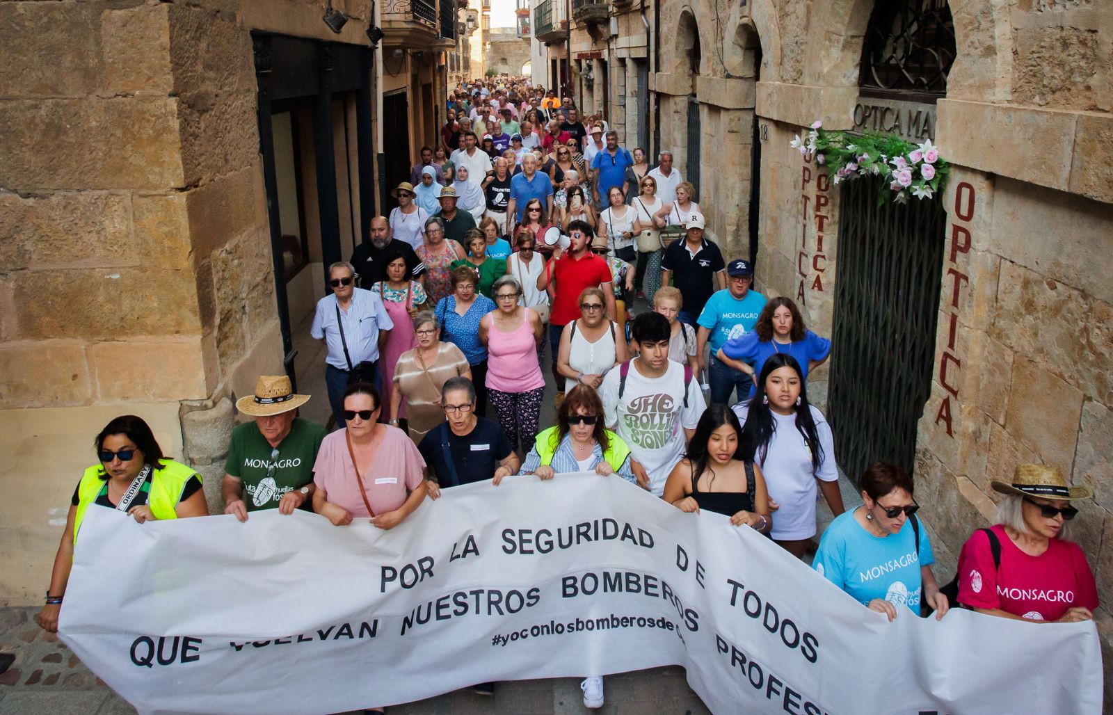 Manifestación de Ciudad Rodrigo por los bomberos voluntarios
