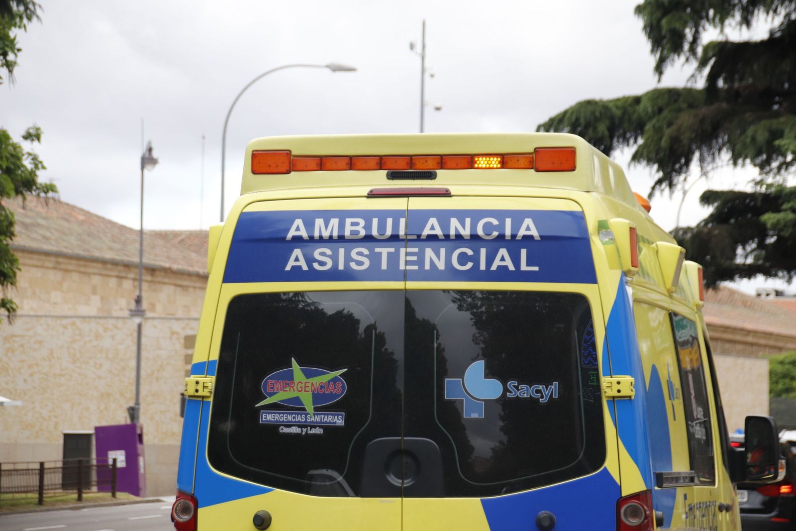 Accidente de tráfico entre dos vehículos en Calzada de Don Diego