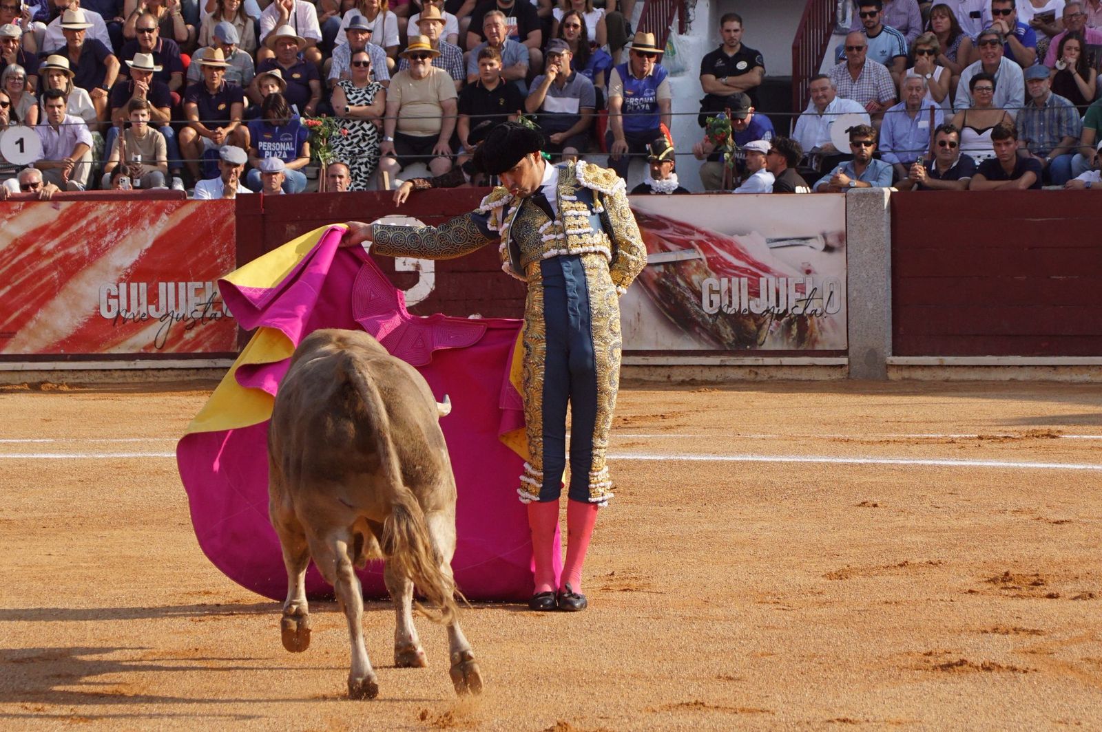 : Emilio de Justo y Diosleguarde cierran en hombros una feria de Guijuelo marcada por las despedidas de El Capea y Javier Castaño
