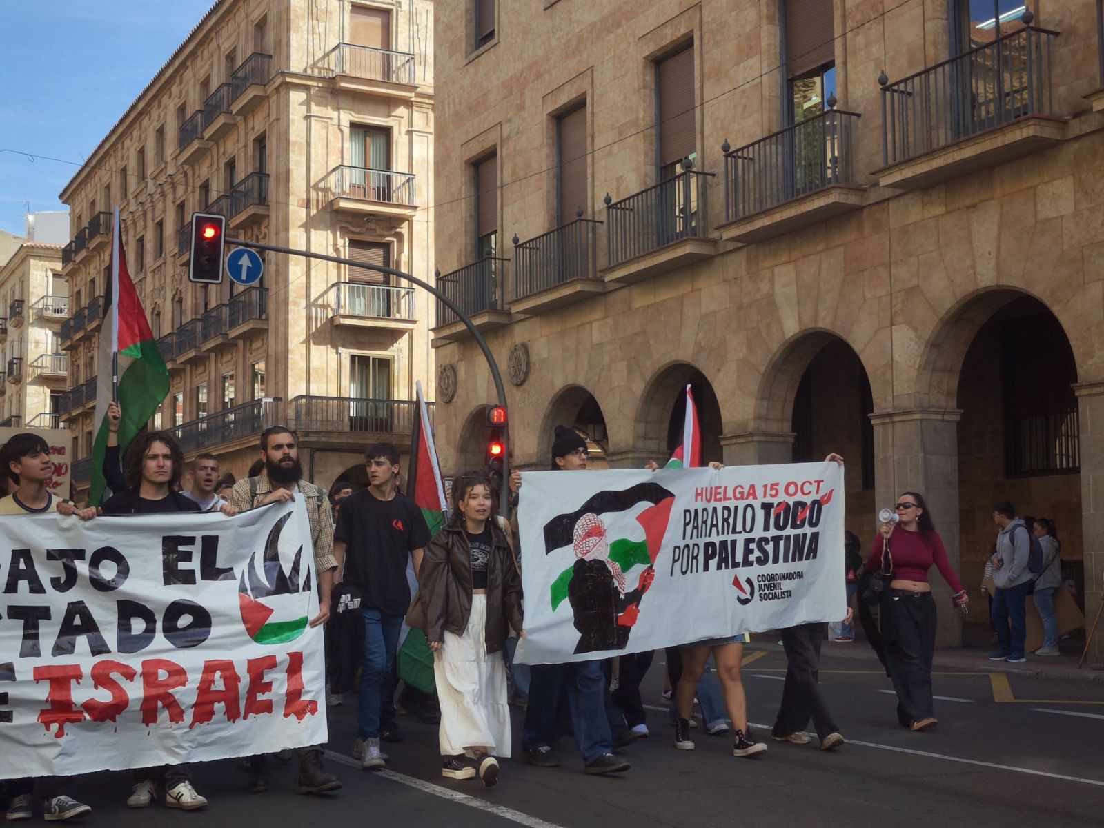 Los estudiantes de Salamanca recorren Salamanca alzando la voz por Palestina