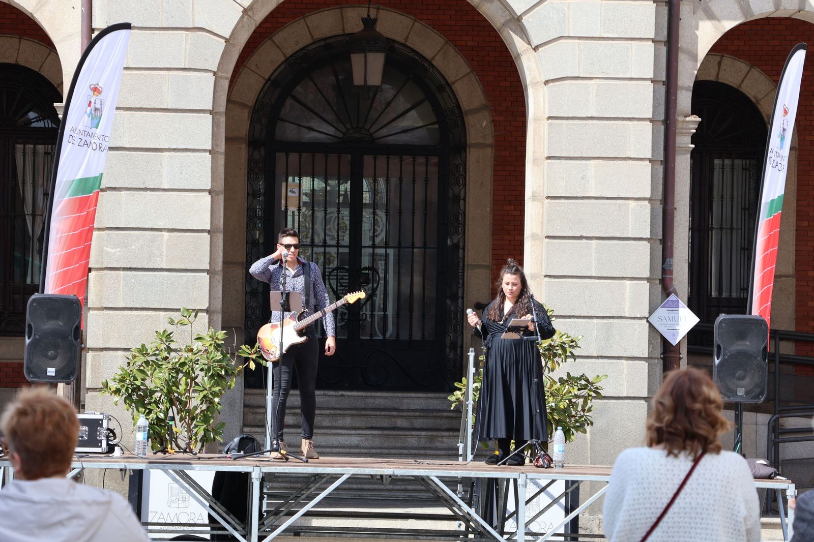 GALERÍA | Decenas de zamoranos disfrutan de las sopas de ajo más solidarias