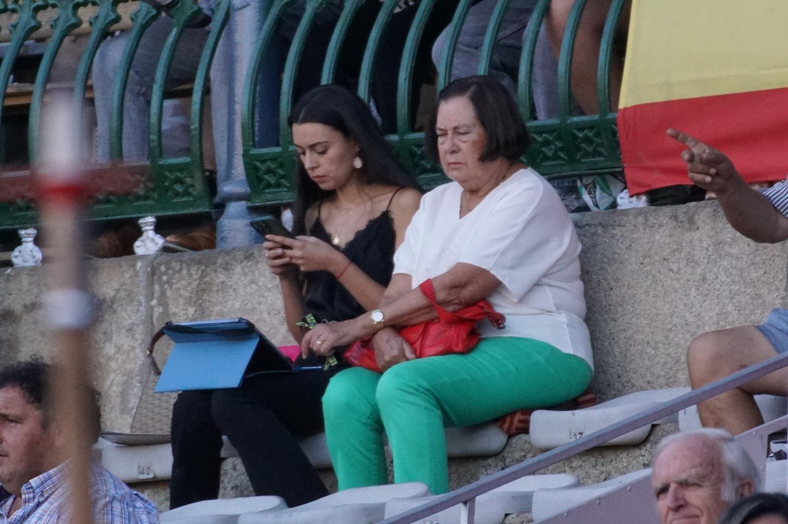 Así se ha vivido la primera corrida de la feria 2025 en La Glorieta: imágenes del ambiente en los tendidos y en el patio de cuadrillas