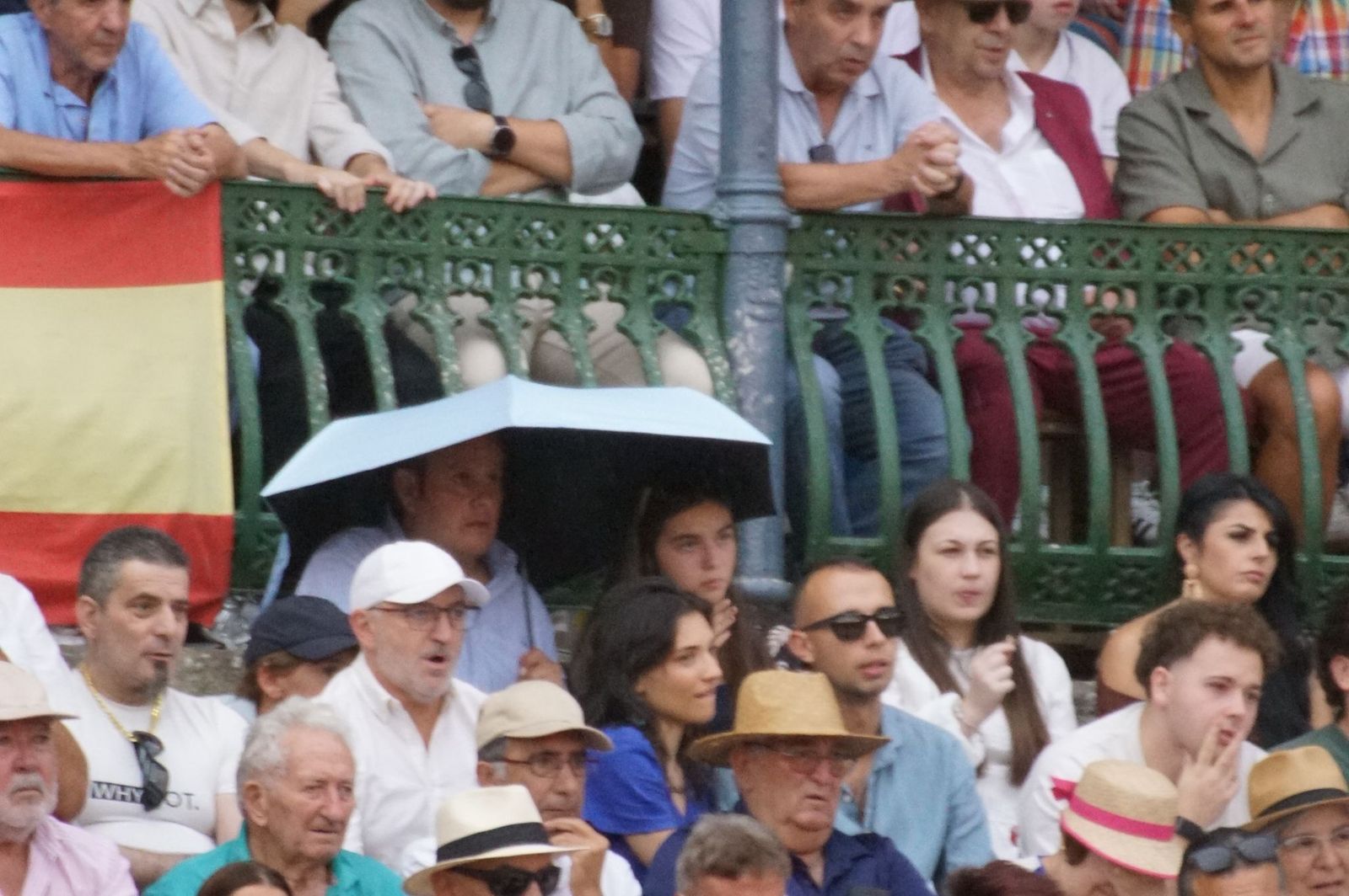 Gran ambiente en La Glorieta para la tarde de toros de Morante de la Puebla, Ismael Martín y Marco Pérez
