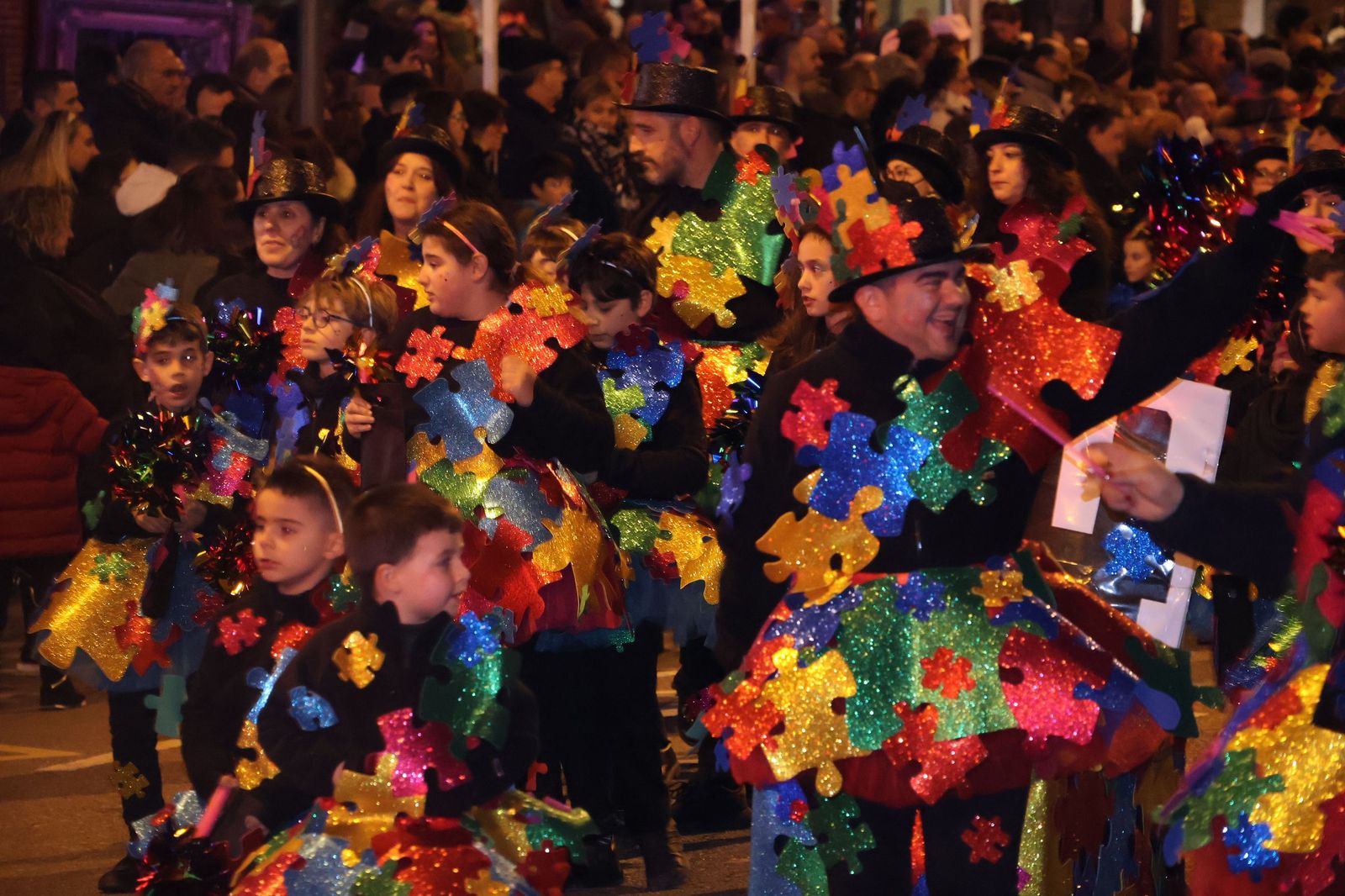 GALERÍA | Disfruta de las imágenes del colorido desfile de Carnaval en Zamora