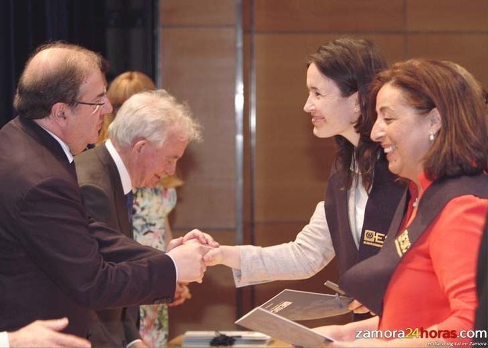 El III Plan de Internacionalización de Castilla y León 2013-2016 y la formación especializada en comercio exterior