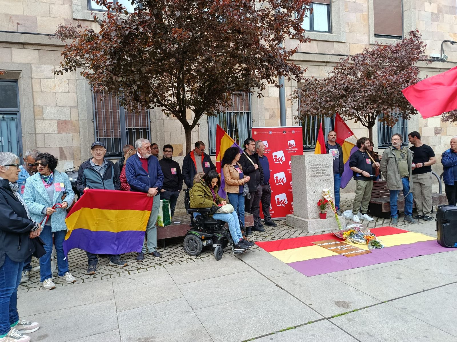 Homenaje de IU al 95 aniversario de la proclamacióon de la Segunda República española