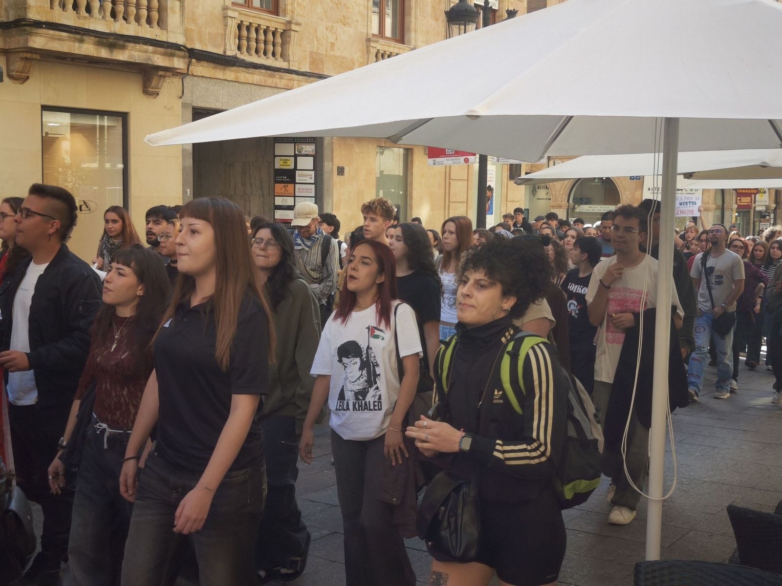 Los estudiantes de Salamanca recorren Salamanca alzando la voz por Palestina