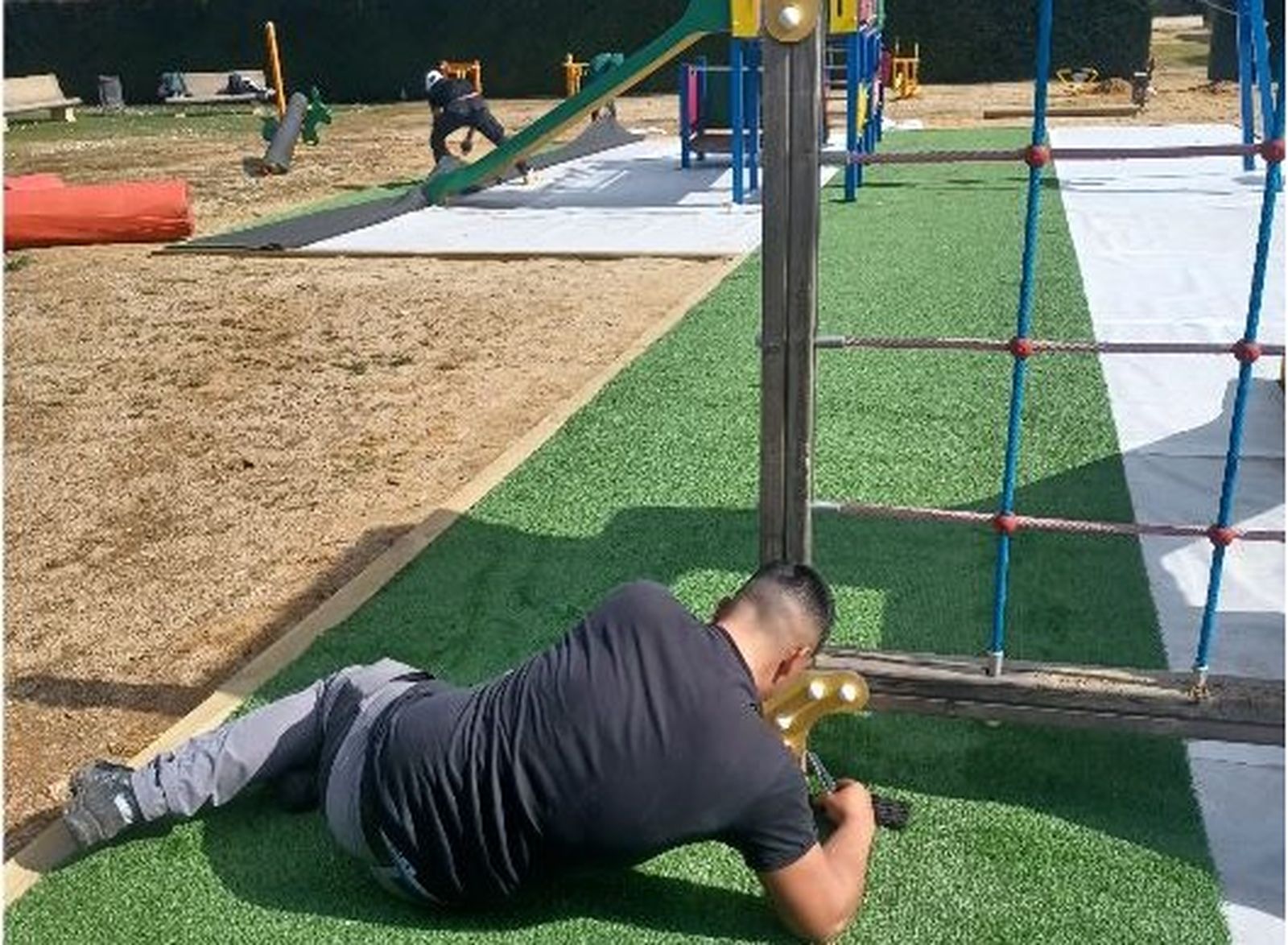 Instalación de césped en el Pinar