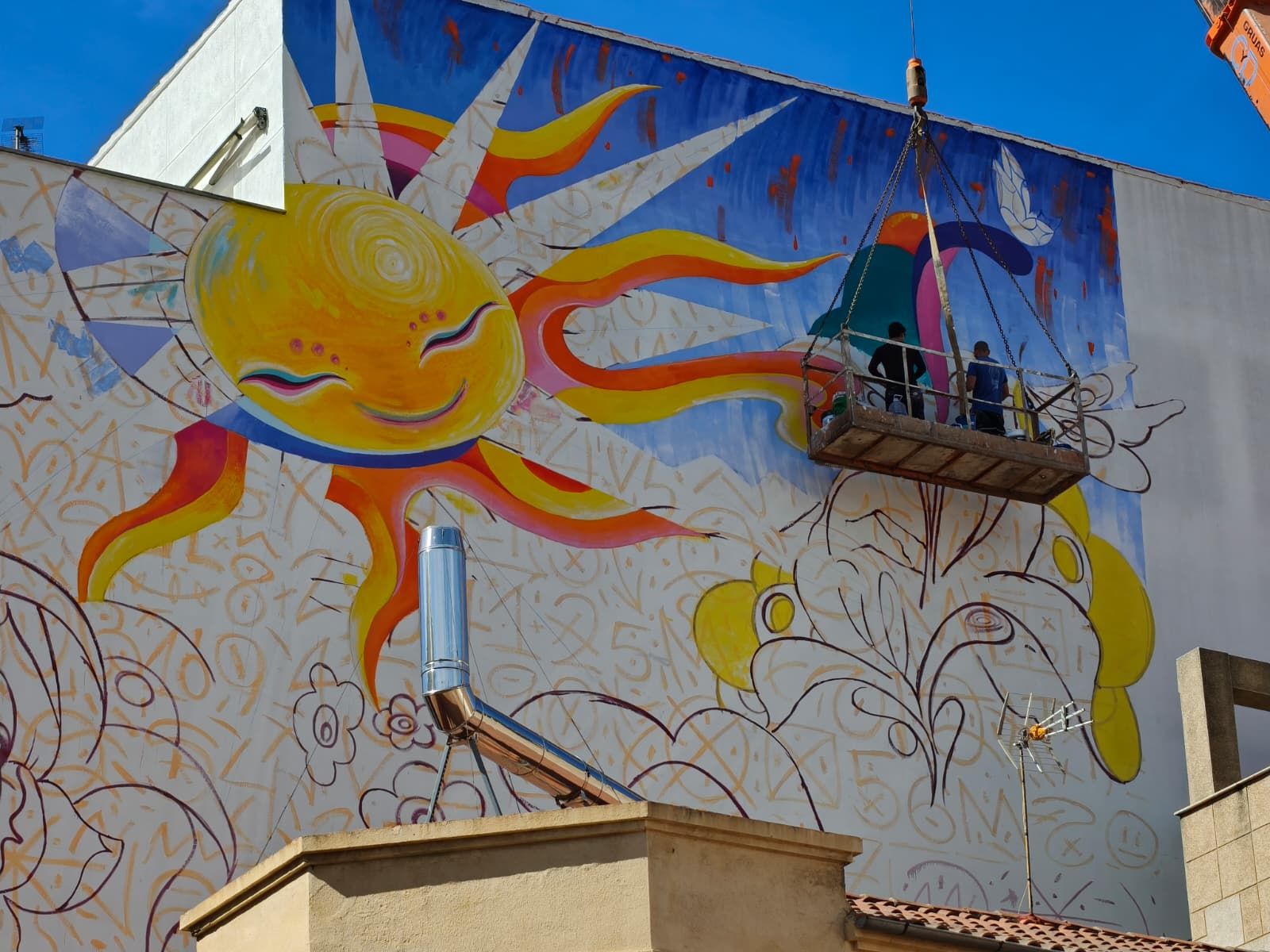 Mural del artista invitado a la Galería Urbana del Barrio del Oeste, Murfin