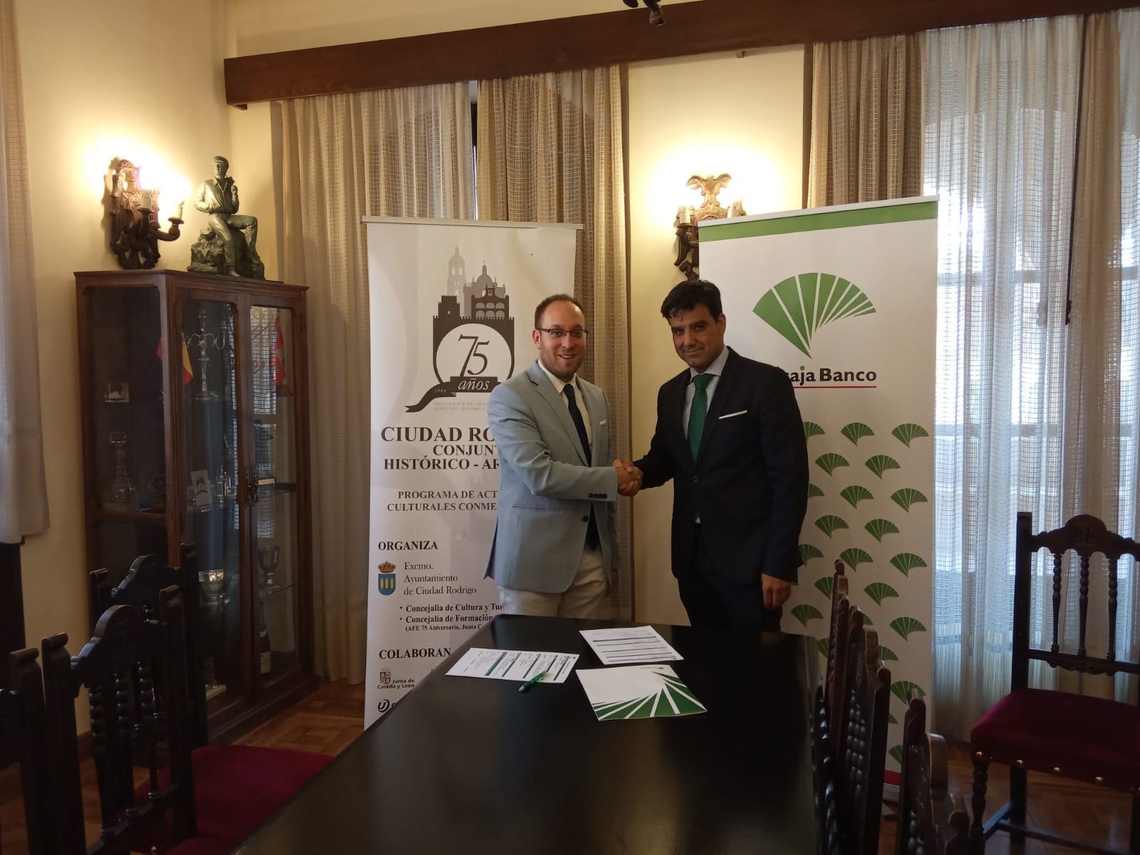 B00665cb 8885 4f43 a751 fd2c38d2c551