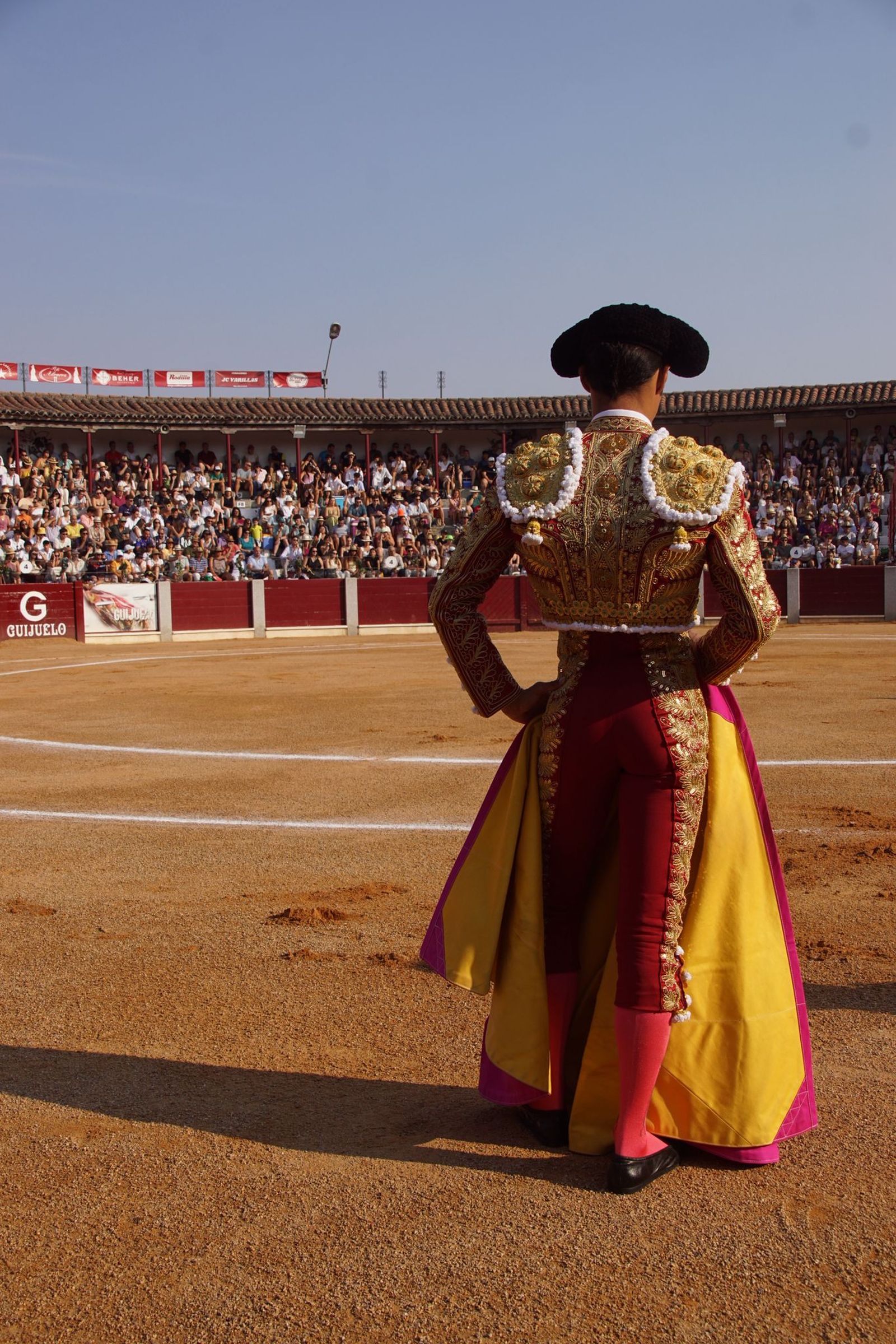 : Emilio de Justo y Diosleguarde cierran en hombros una feria de Guijuelo marcada por las despedidas de El Capea y Javier Castaño