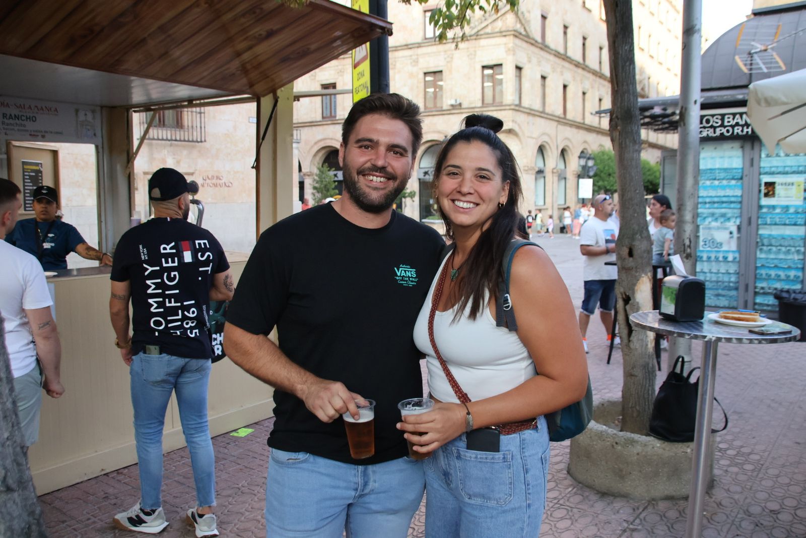 Ambiente de las casetas el  jueves por la tarde noche