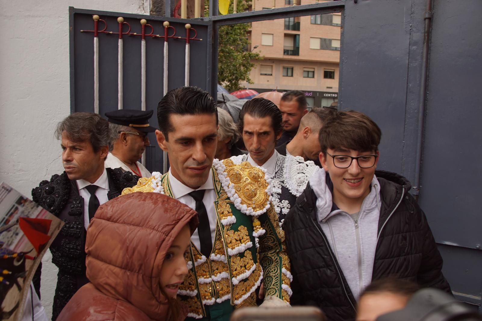 ambiente-en-el-patio-de-cuadrillas-de-la-glorieta-para-ver-a-talavante-roca-rey-y-aguado-20-de-septiembre-de-2024-foto-juanes-31