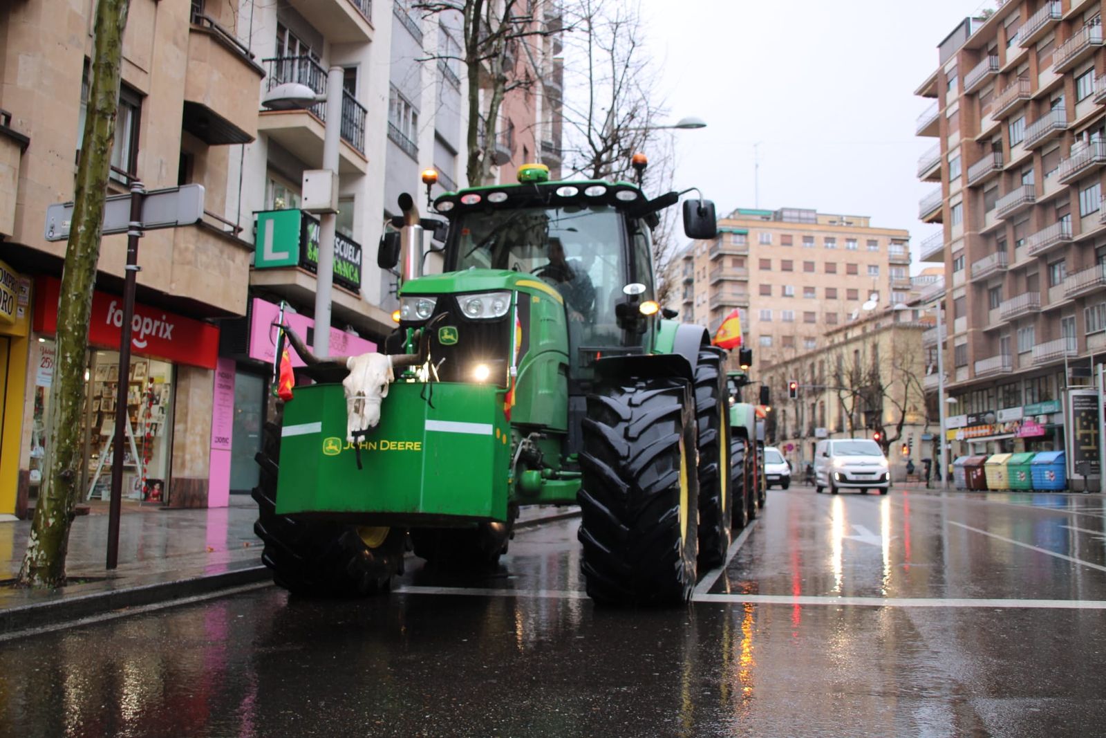 En imágenes la marcha con tractores y vehículos de campo en Salamanca en protesta contra Mercosur