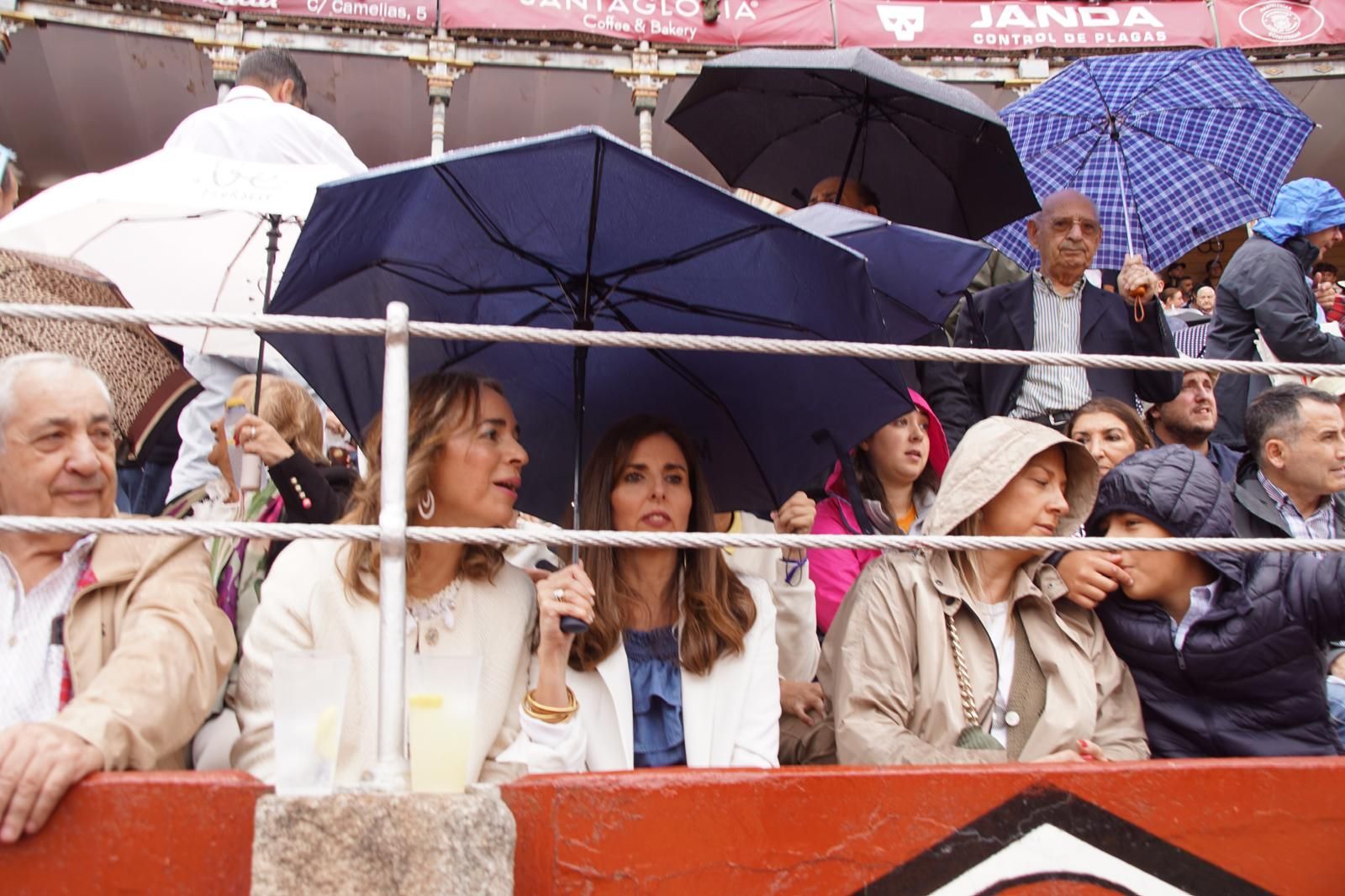resumen-fotografico-del-ambiente-en-los-tendidos-de-la-glorieta-durante-la-corrida-de-garcigrande-20-de-septiembre-de-2024-foto-juanes-38