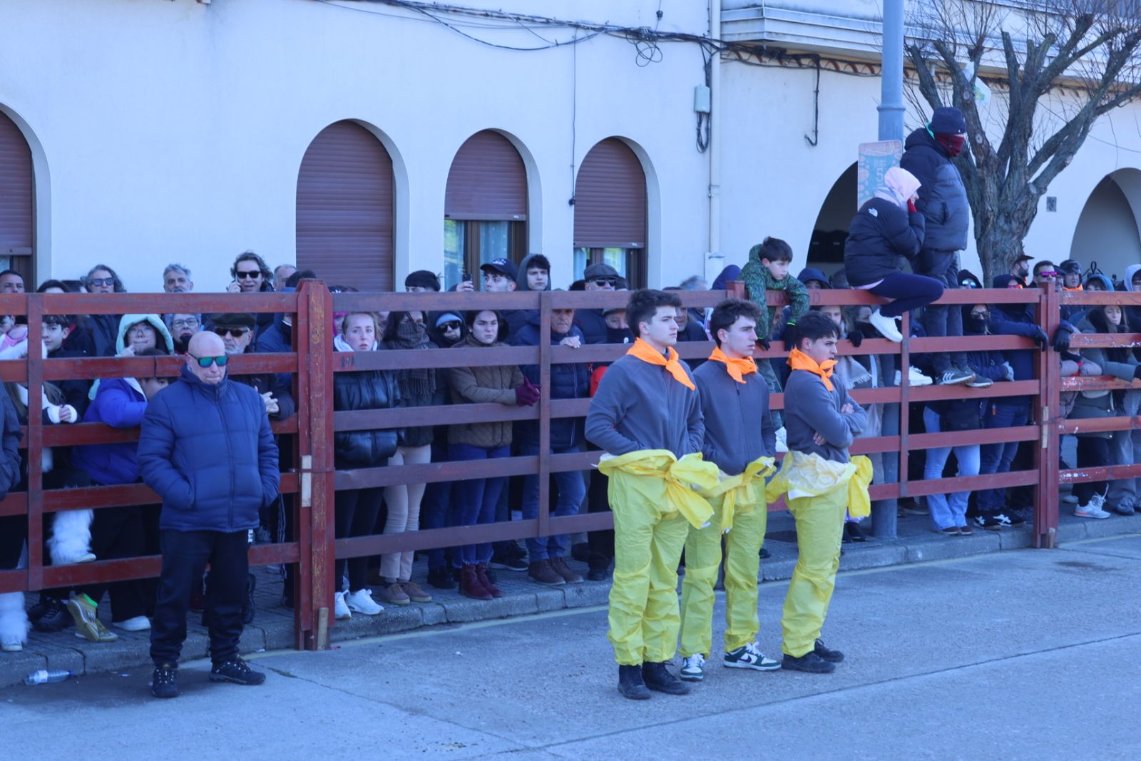 Minuto de silencio por el varón fallecido en la capea nocturna del viernes por la noche en Ciudad Rodrigo