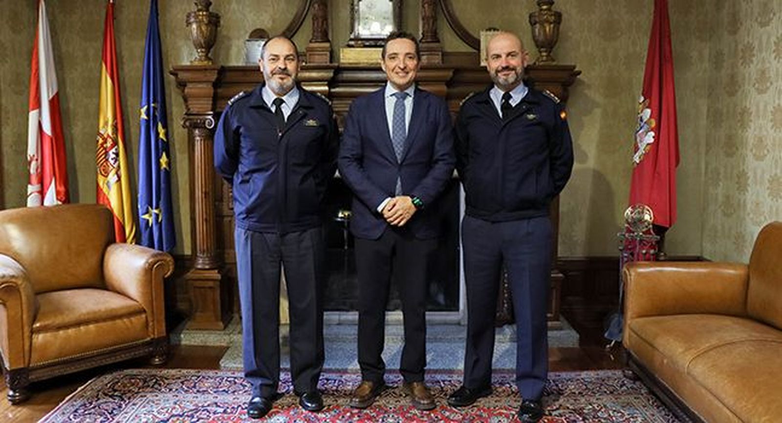Corchado recibe al coronel jefe de la base aérea de Matacán y al subdelegado de Defensa en Salamanca