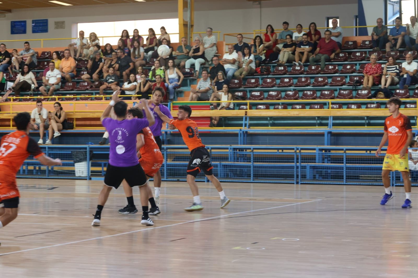 Partido de pretemporada entre el Balonmano Zamora y Balonmano Salamanca