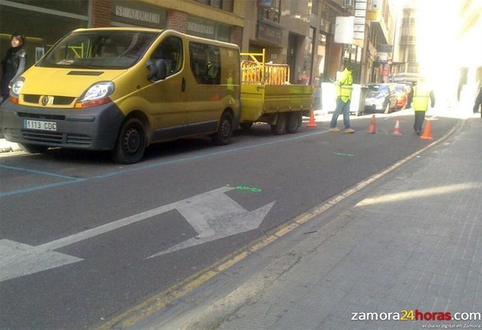 Circulación condicionada en la calle La Brasa por mejoras de la red del saneamiento