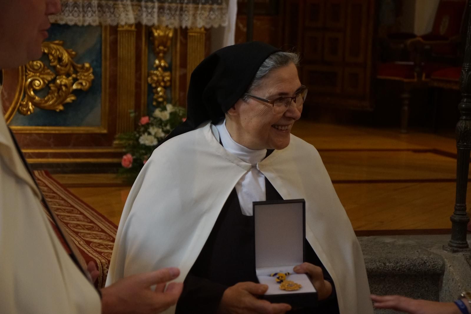 Alba nombra hijo adoptivo al prior Miguel Angel González  (42).jpeg