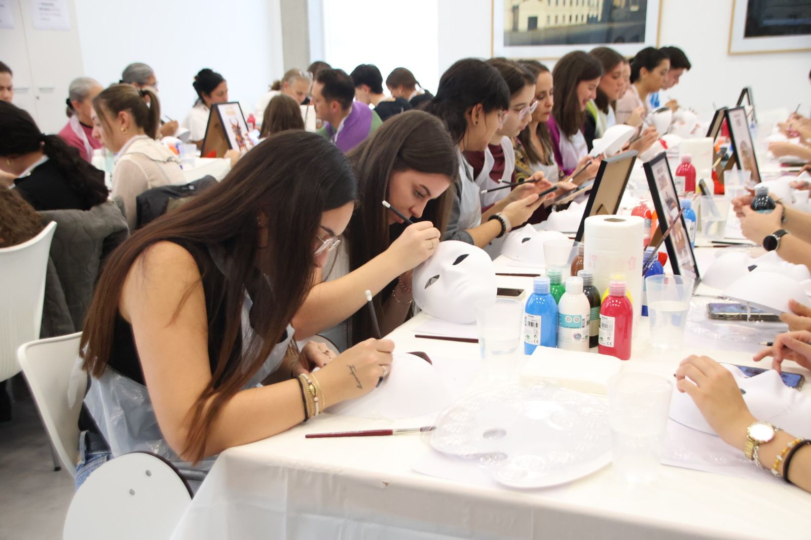 Taller de máscaras tradicionales incluido en la programación del Mes de la Hispanidad