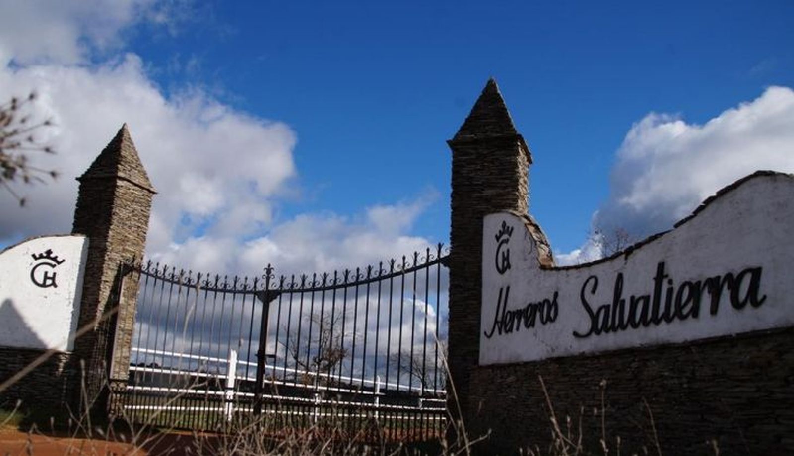 Hermanos Cambronell (50)