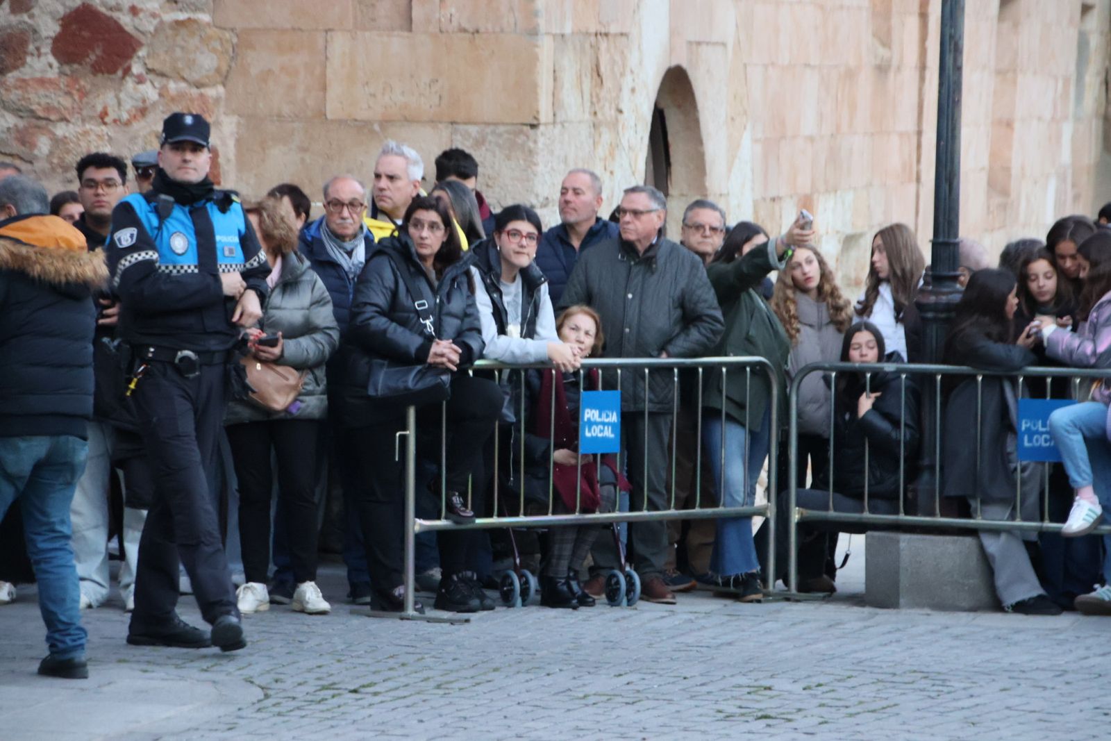 Así ha sido el ambiente en la procesión del Cristo de los Doctrinos y la Virgen de la Amargura