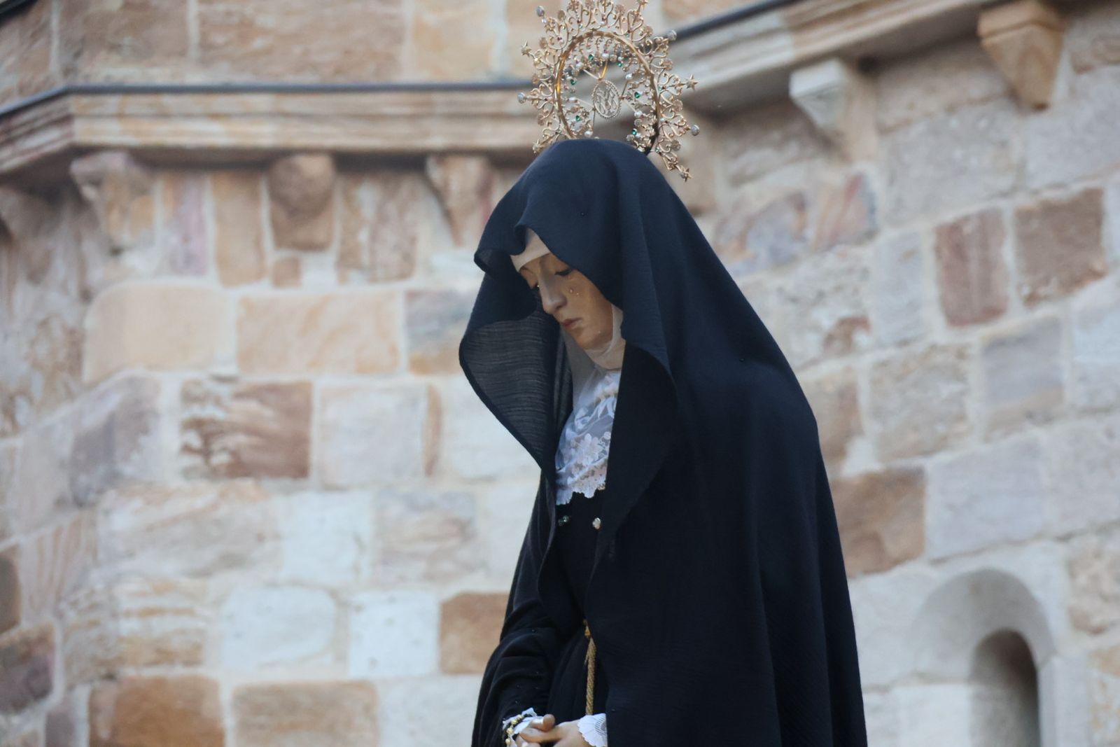 GALERÍA | Revive en imágenes la procesión de la Soledad