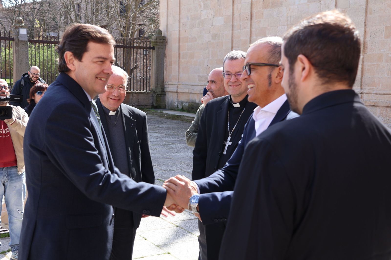 GALERÍA | La visita de Alfonso Fernández Mañueco a la Catedral de Zamora, en imágenes