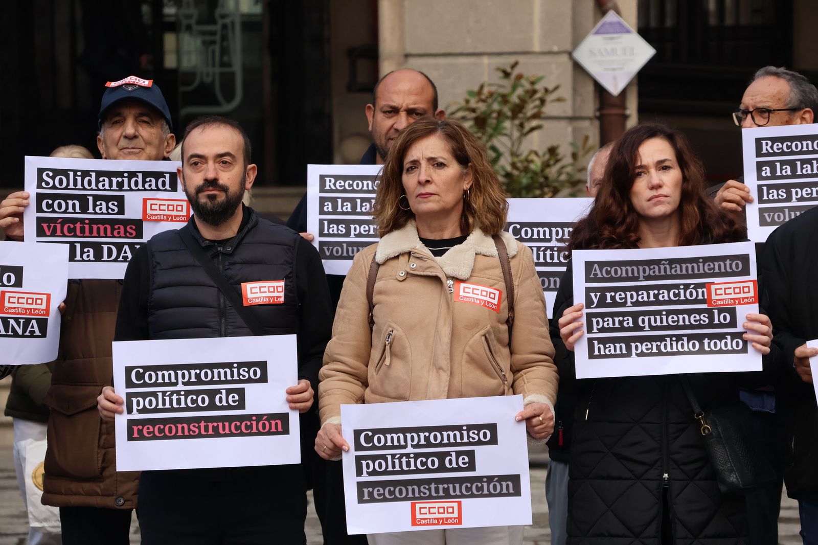 manifestacion-de-los-sindicatos-frente-al-ayuntamiento-13