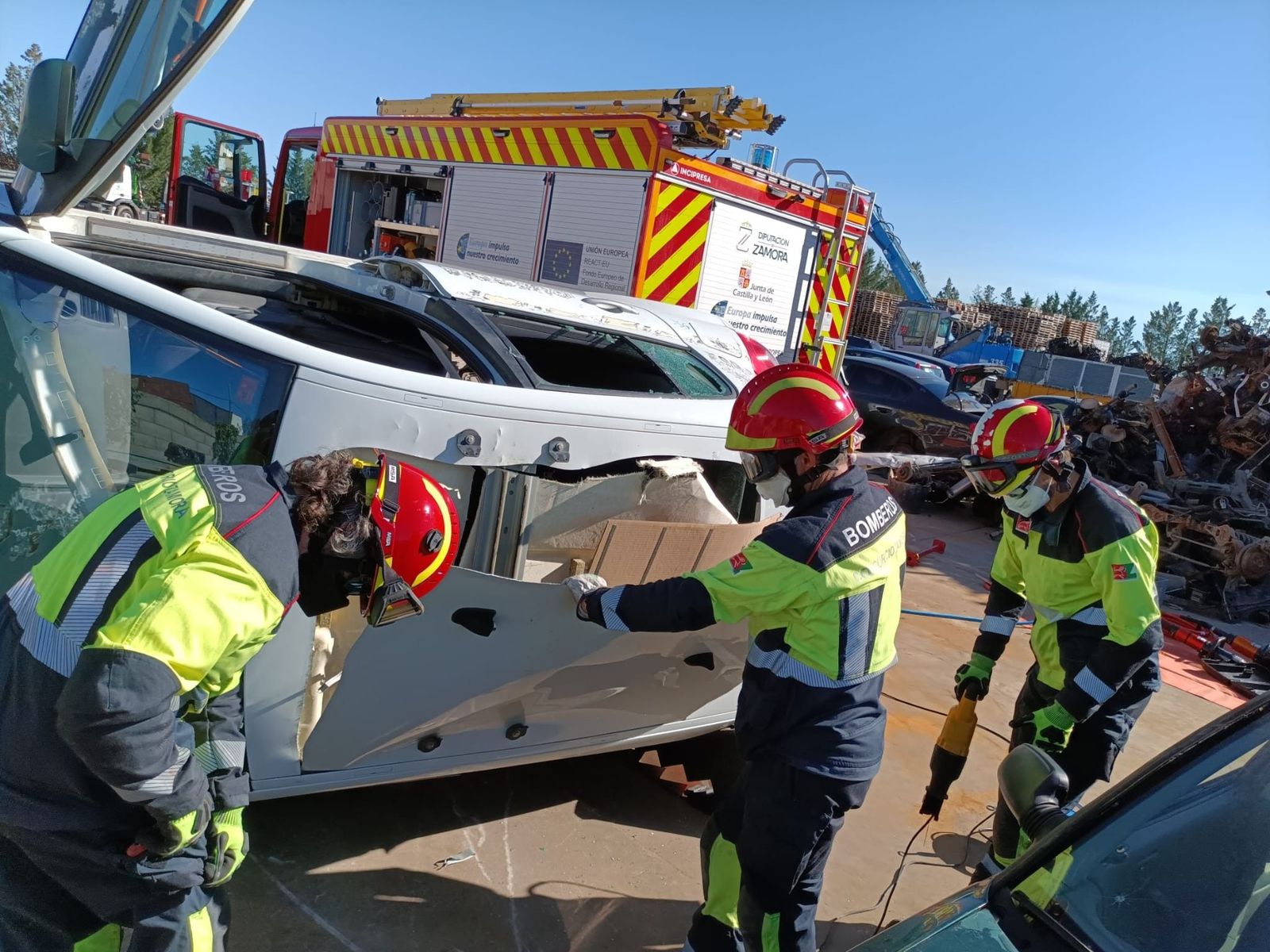 Los bomberos del Consorcio Provincial, más formados en excarcelación y rescate de personas atrapadas en vehículos (2)