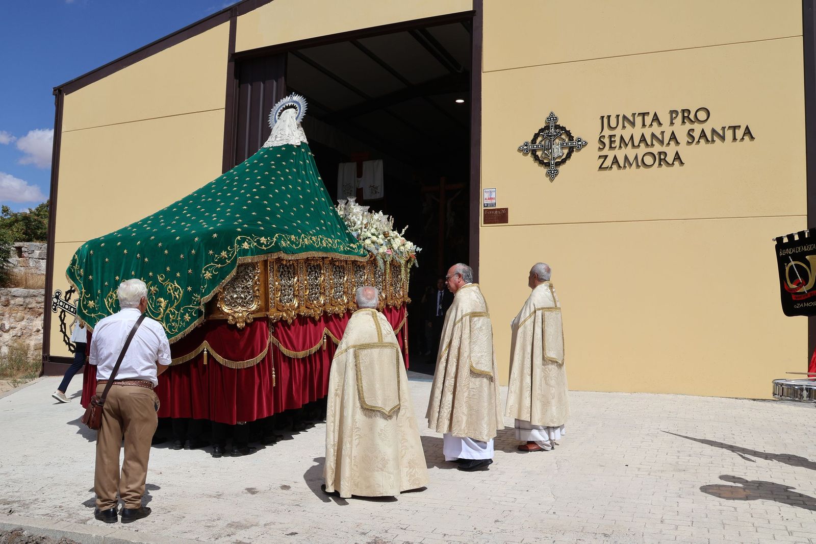 Procesión extraordinaria de la Virgen de La Esperanza