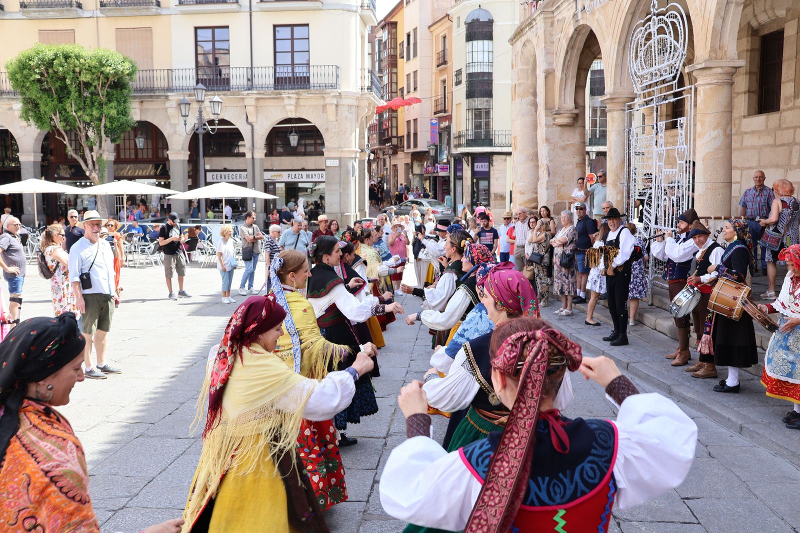 grupo-bajo-duero-en-la-xxxii-muestra-de-folklore-13