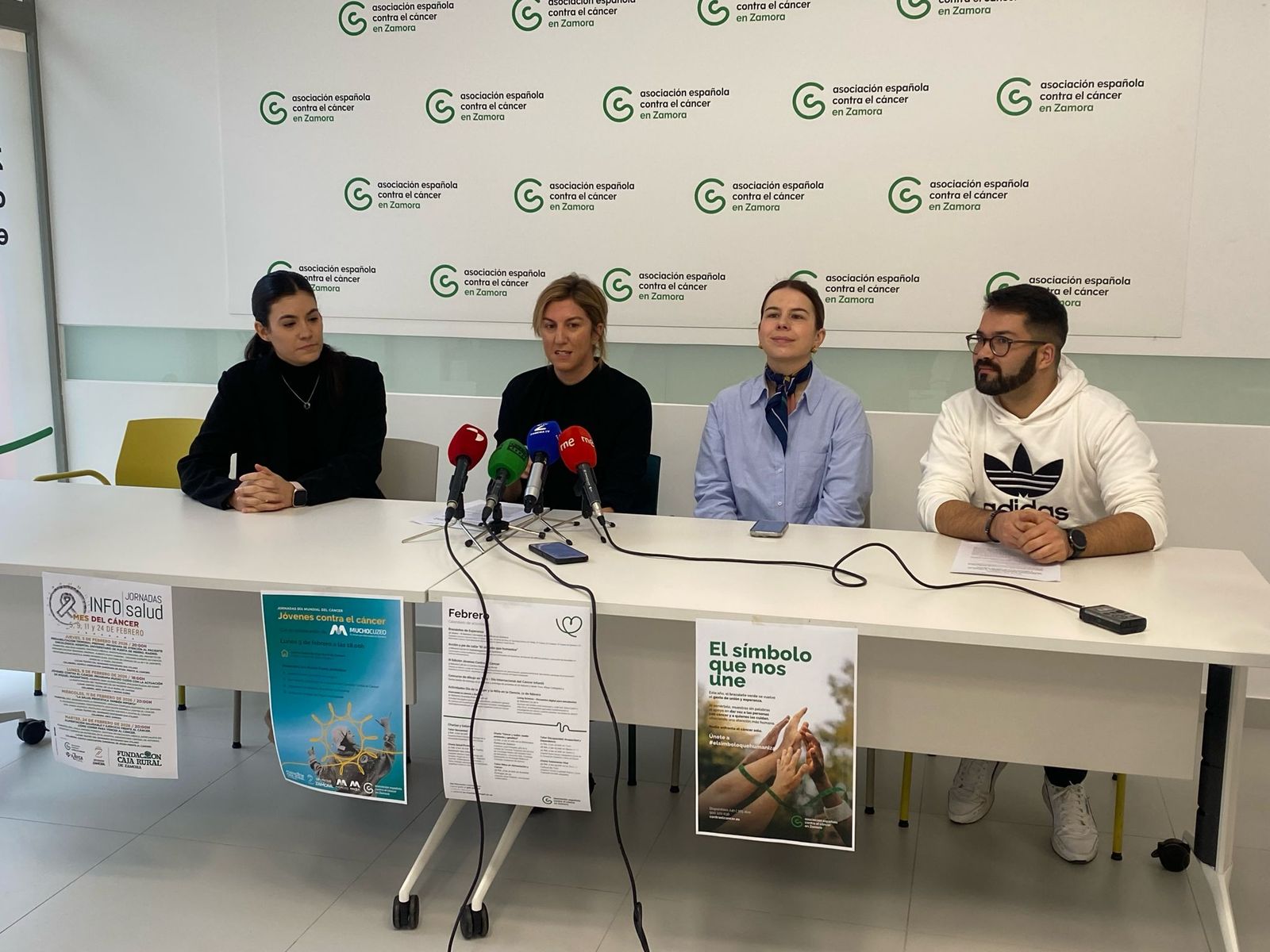 Ana Alfonso, Juana Cuadrado, Laura Huertos y Rubén Sánchez durante la presentación