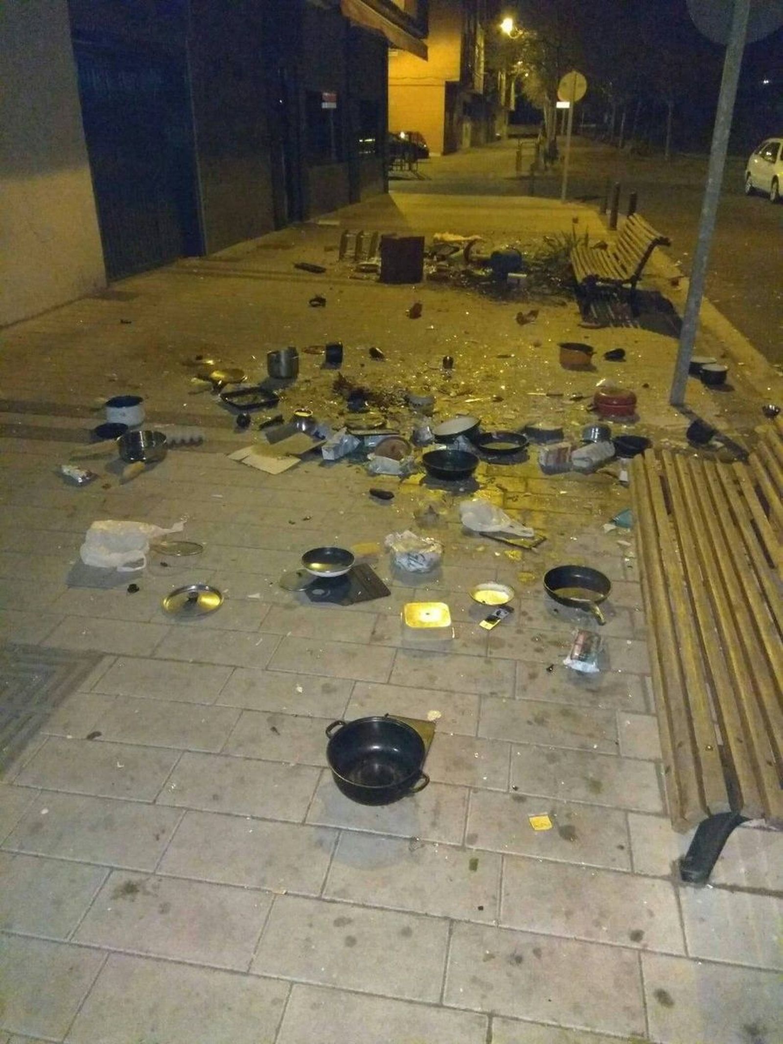 Sucesos.- Detenido en Valladolid por un presunto maltrato a su madre y arrojar m