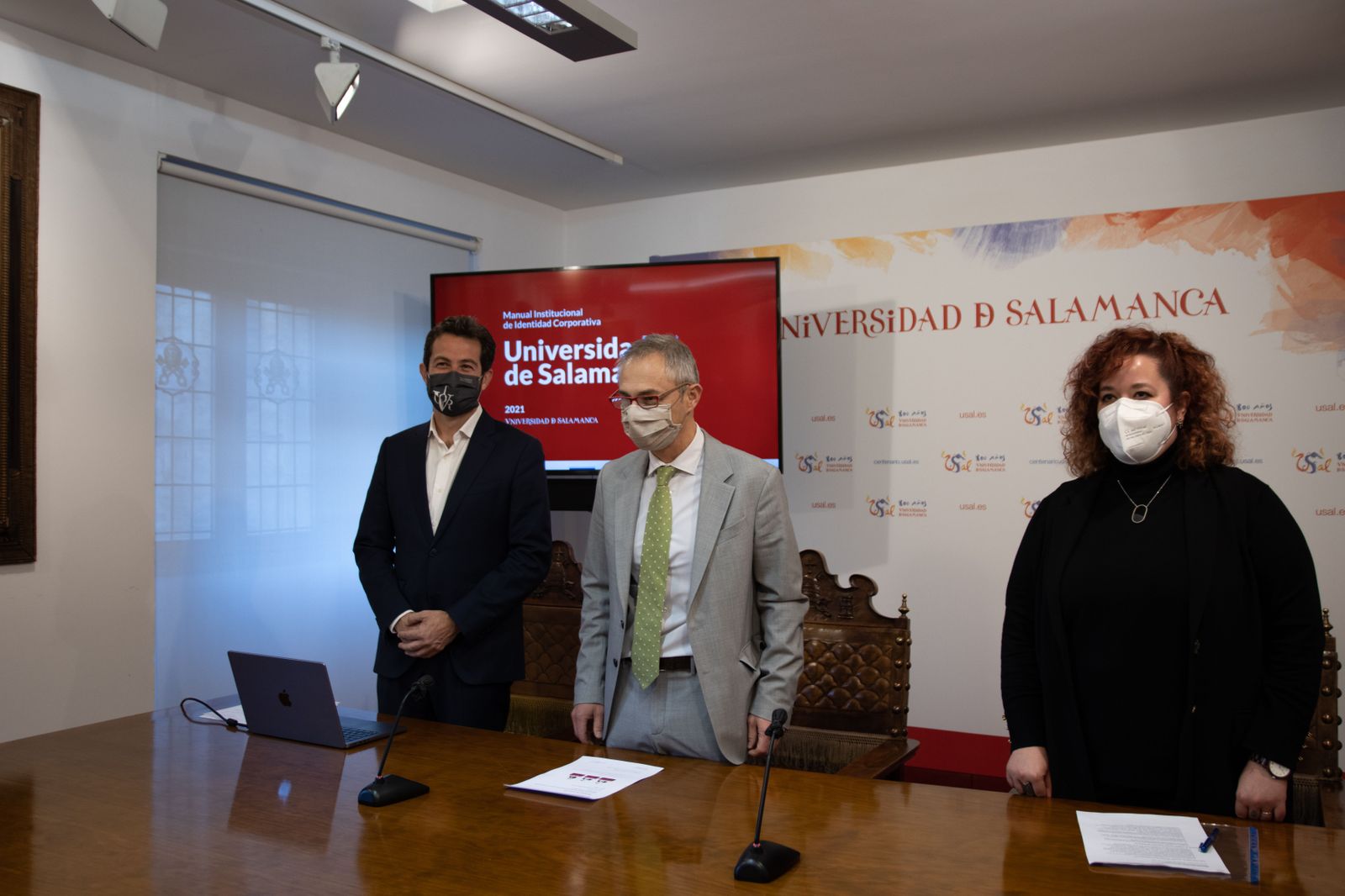 Gustavo Lanenlongue, Ricardo Rivero y Pilar Vega durante la rueda de prensa. Foto USAL.