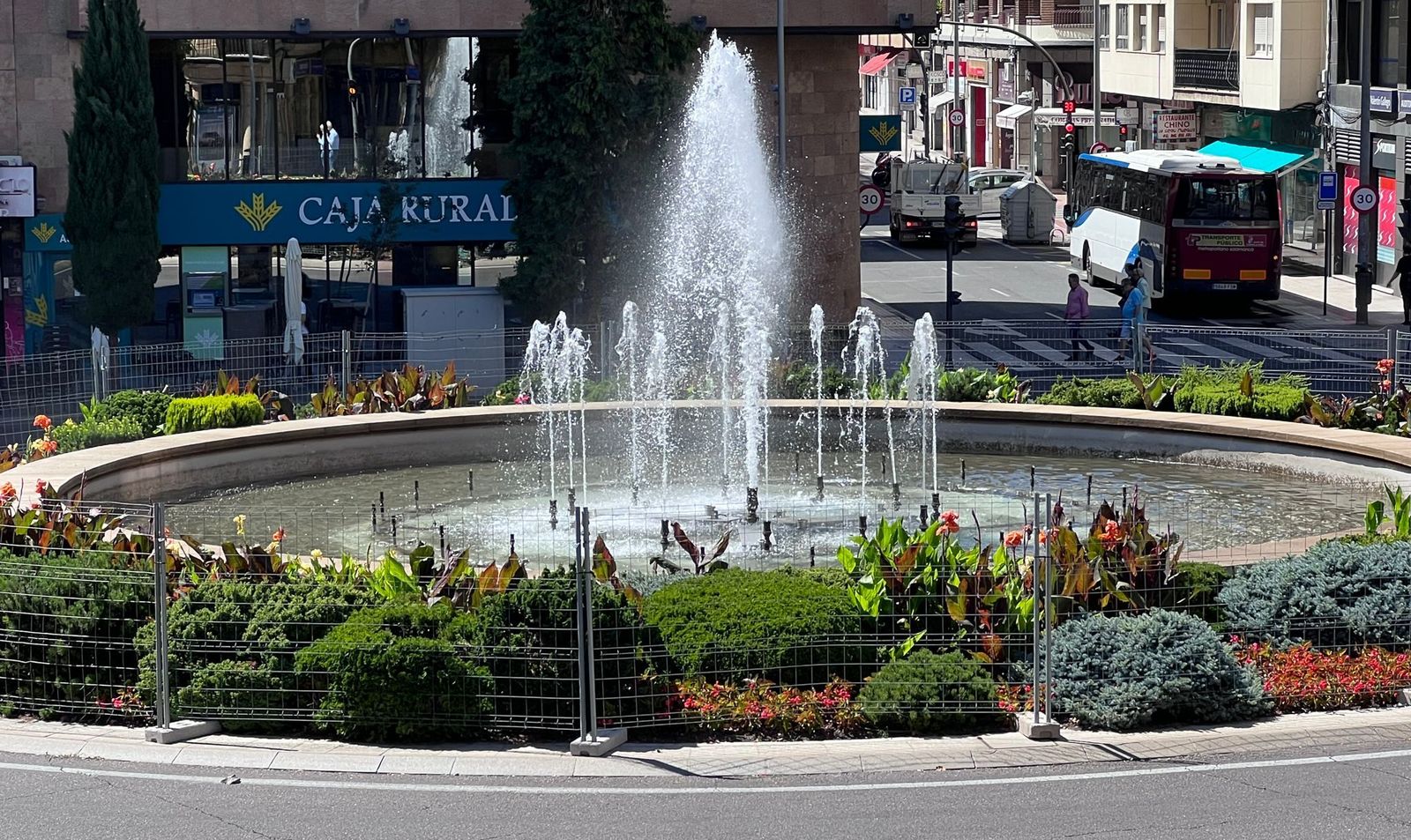 Foto de archivo: Fuente vallada de la Puerta Zamora