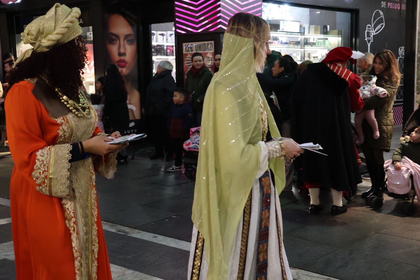 El Cartero de Sus Majestades de Oriente recoge las cartas de los pequeños zamoranos (31).JPG