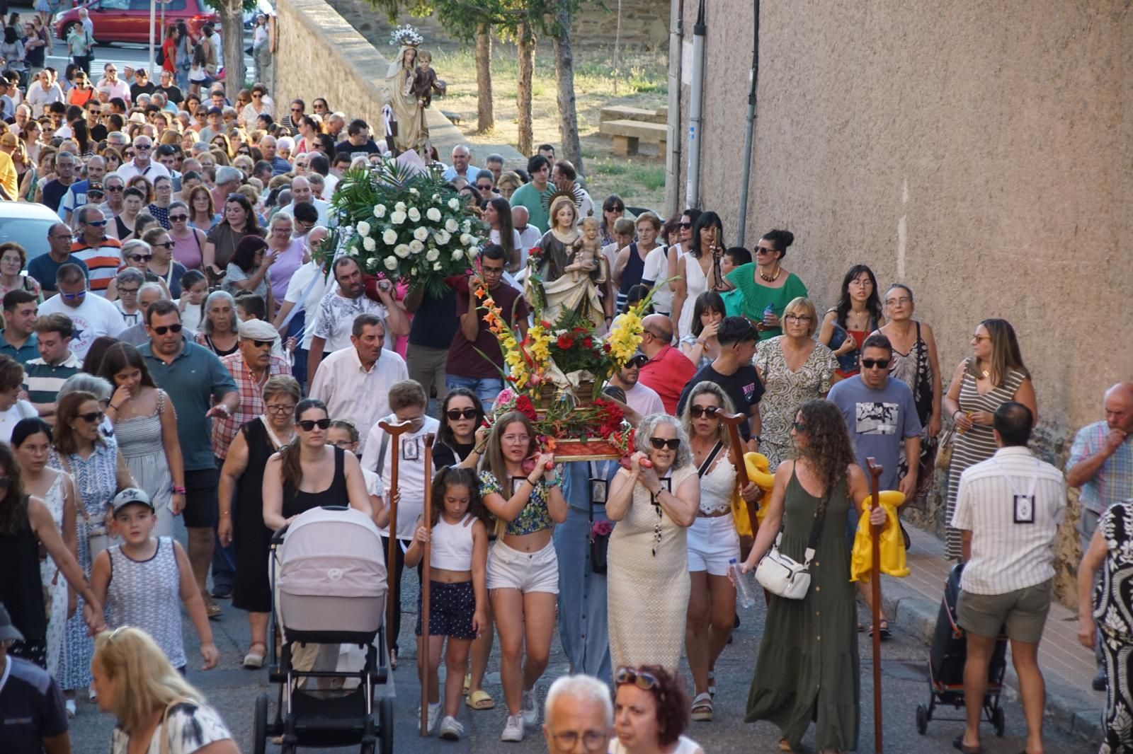 Procesión de la Virgen del Carmen por el río Tormes en Alba (7).jpeg