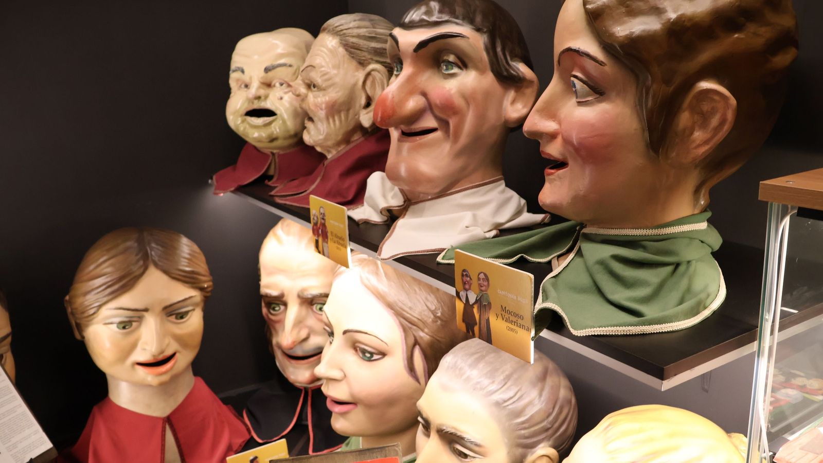 Algunos de los cabezudos que llenan de alegría las calles durante las fiestas