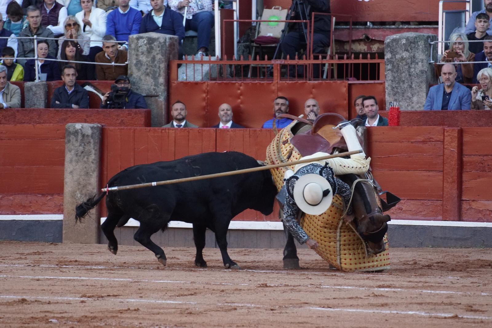 La corrida concurso para despedir la feria con Morante, Talavante y Borja Jiménez: imágenes de los mejores momentos en La Glorieta