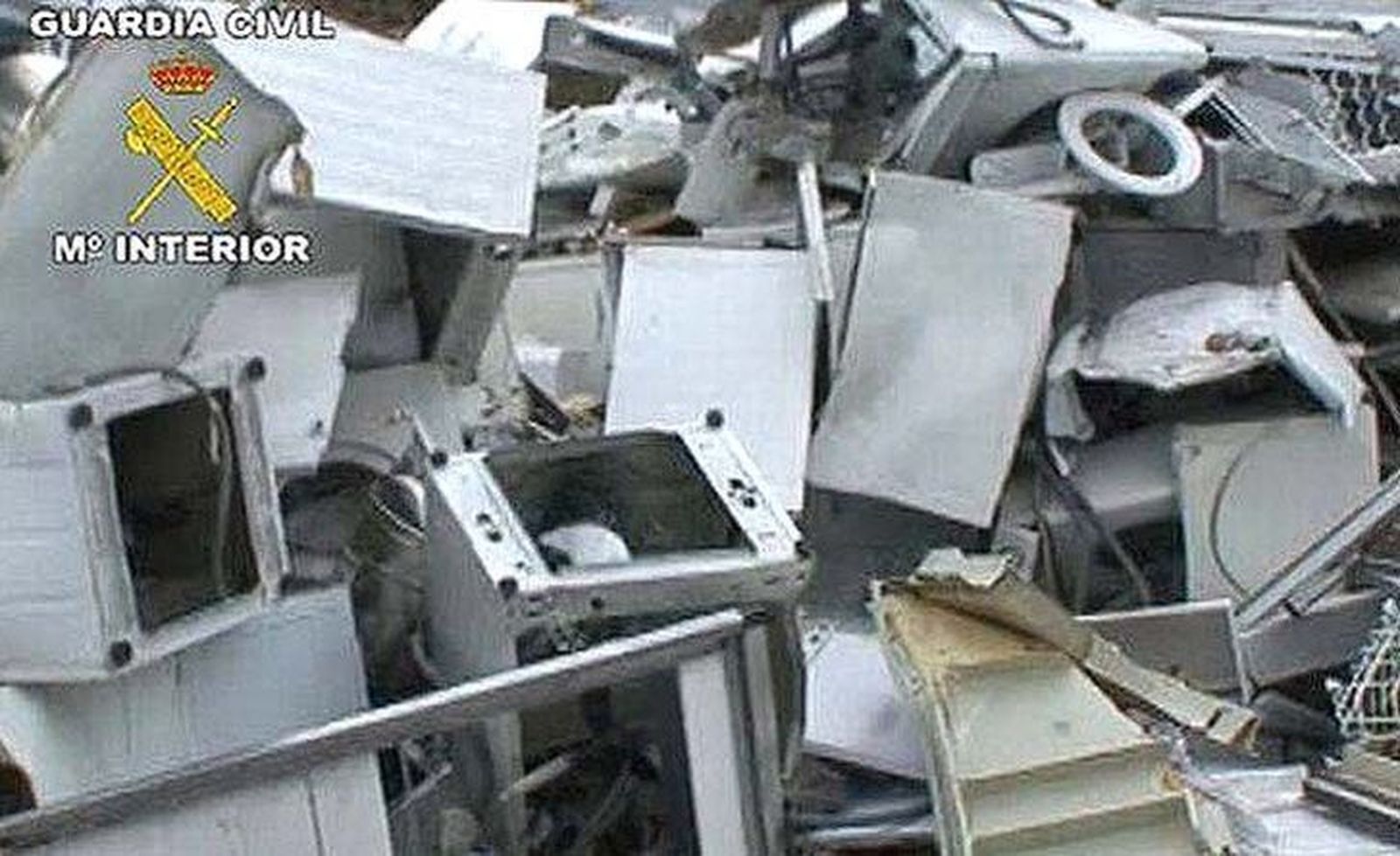 El Seprona denuncia que 60 toneladas de residuos tóxicos fueron llevadas sin autorización desde Badajoz hasta un vertedero de Zamora