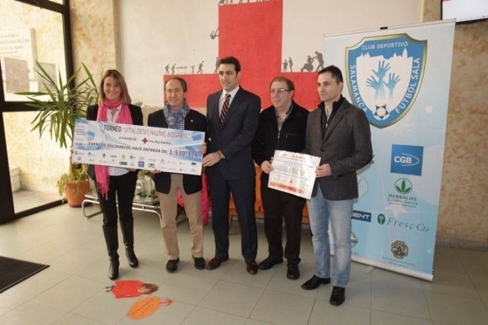El Club Deportivo Salamanca Fútbol Sala recauda más de 1.500 euros con el torneo Vitaldent hazme sonreír