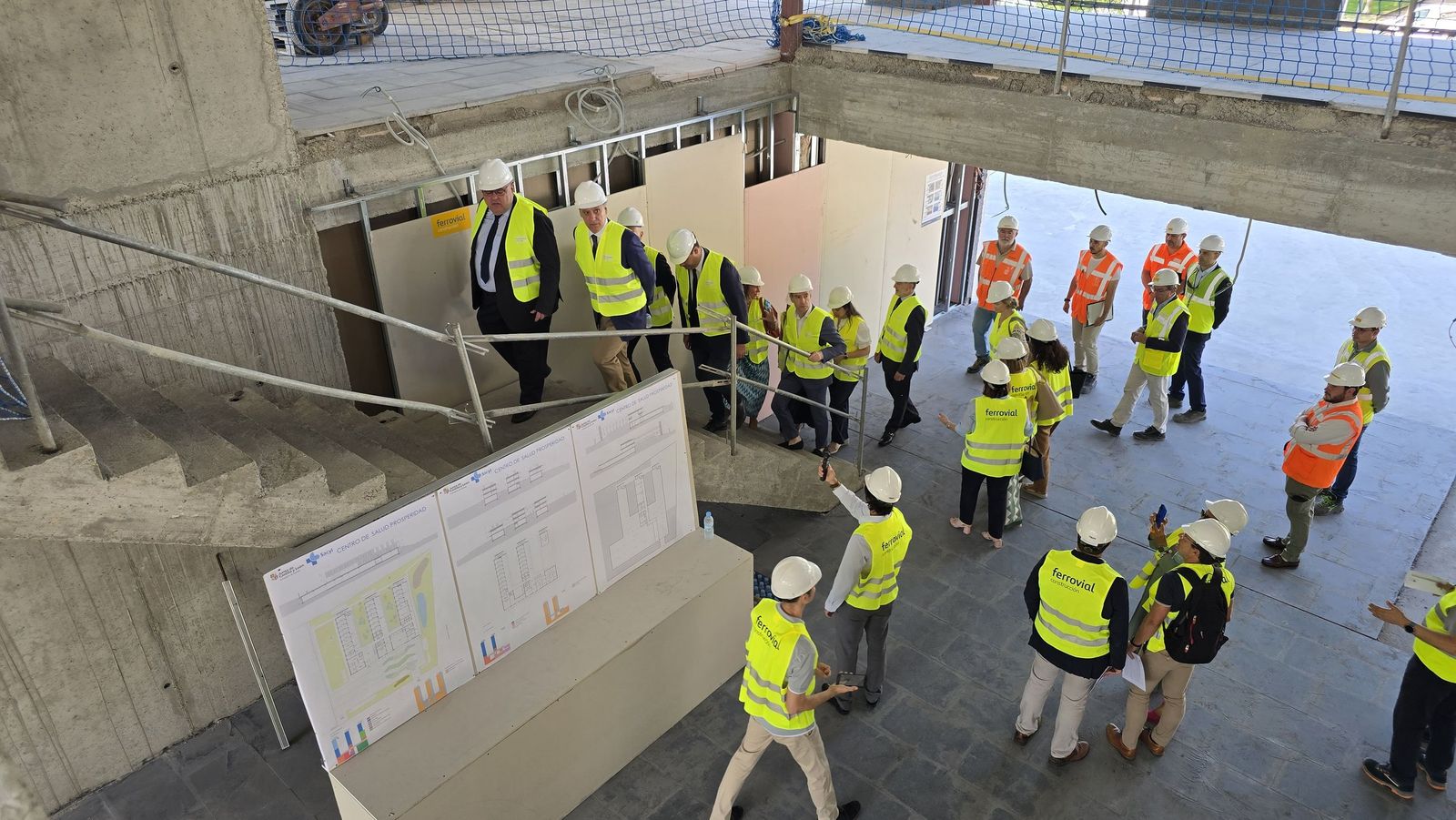 El consejero de Sanidad, Alejandro Vázquez Ramos, visita las obras del centro de salud Prosperidad