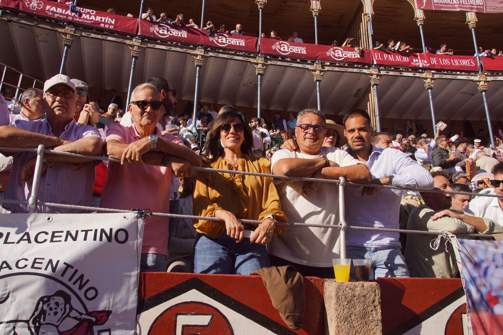 Así ha vivido la afición salmantina el adiós a la feria desde los tendidos: imágenes del ambiente en la corrida concurso