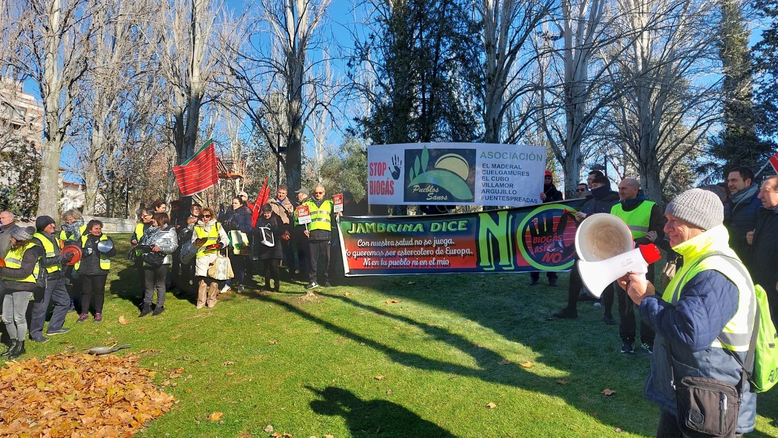 Cacerolada en Zamora contra las plantas de biogás (15).jpeg