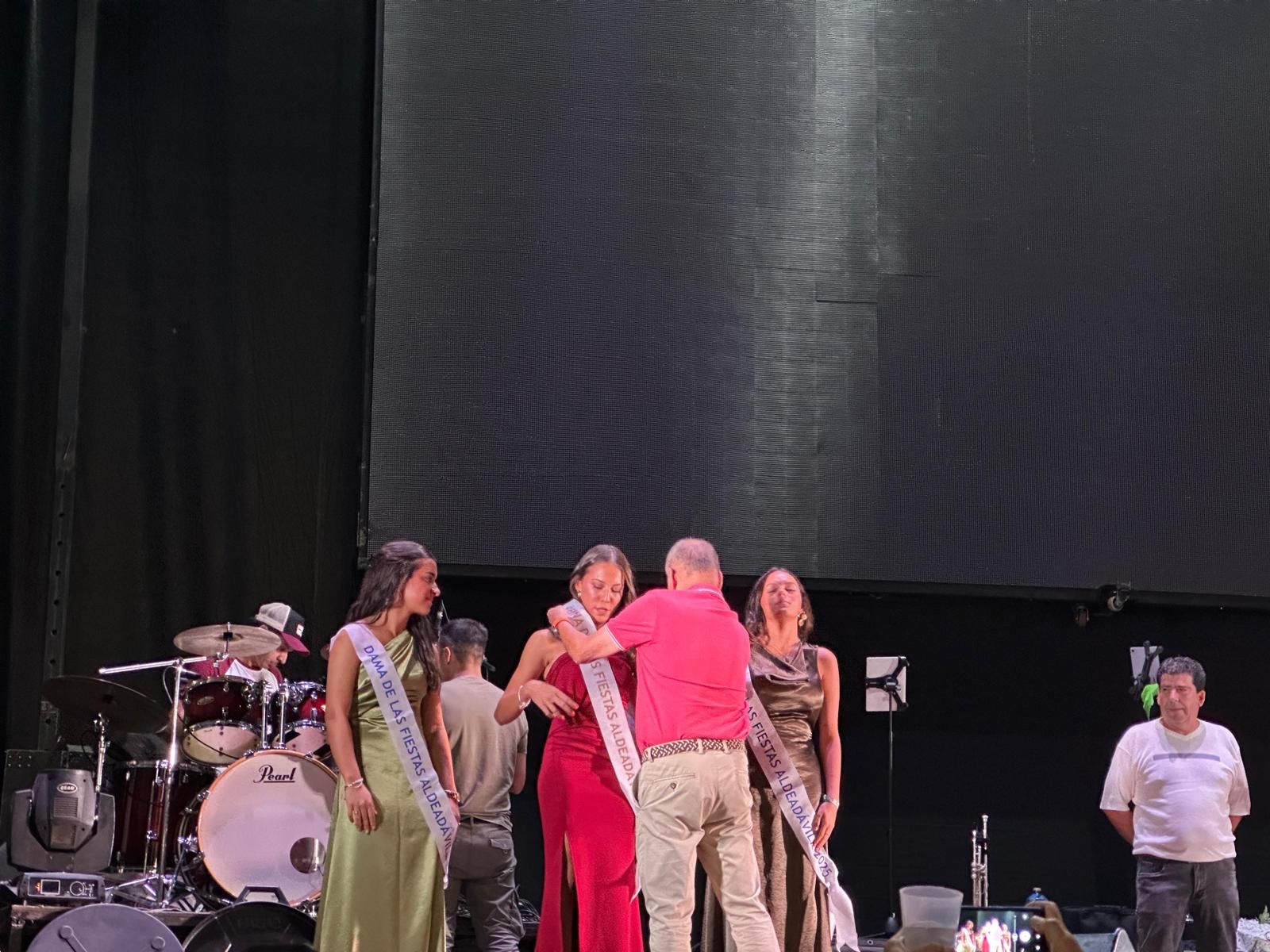 Coronación reina y damas y en Aldeadávila de la Ribera 2025