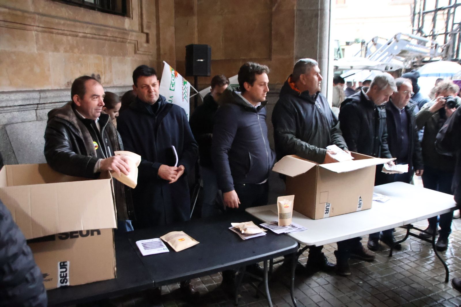 El sector de las legumbres y el cereal se manifiesta en Gran Vía contra Mercosur