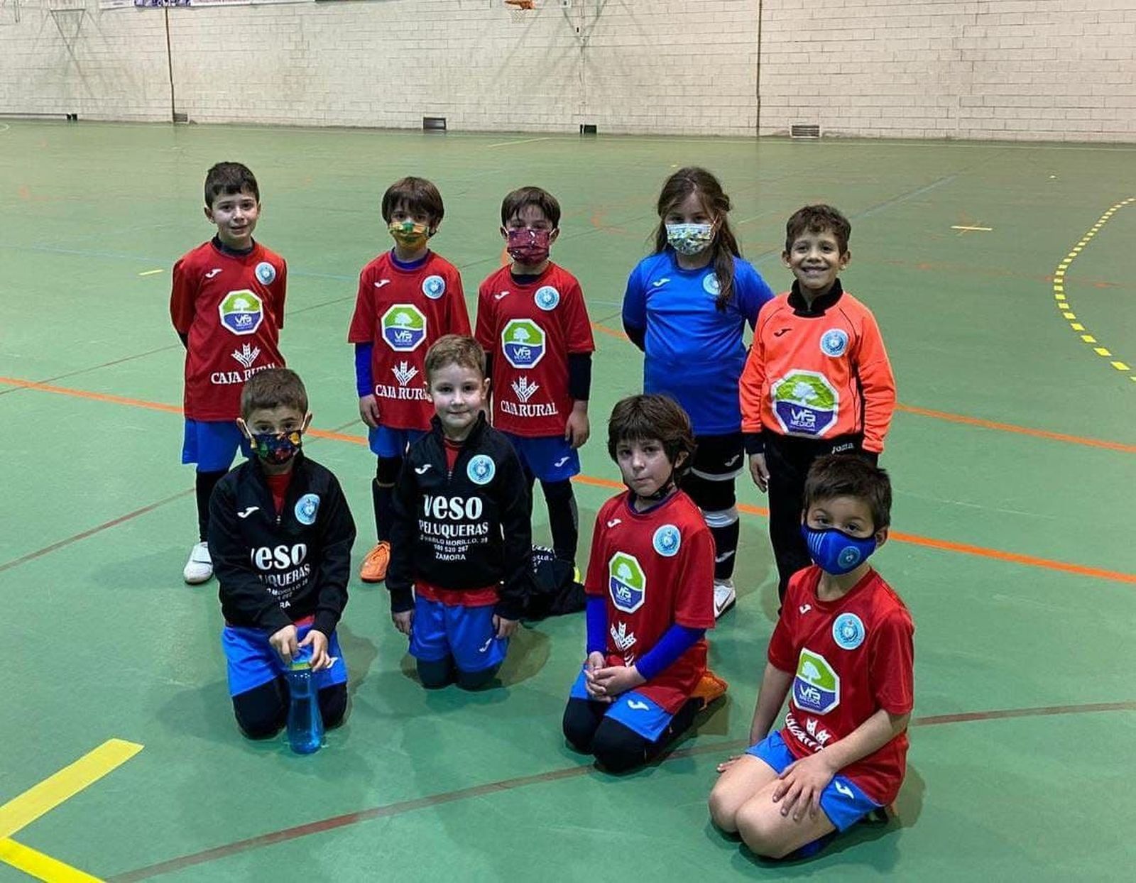 Varios jugadores en el pabellón de la Diputación